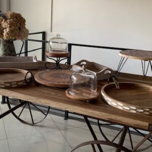 BANDEJA REDONDA DE MADERA GRANDE GRABADO EN OVALOS BLANCOS